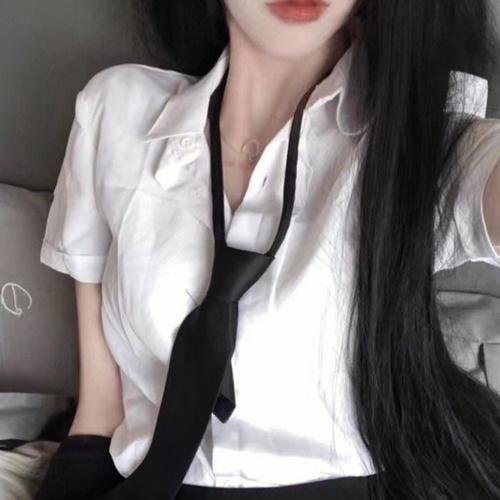 布劳涅森林的女人们