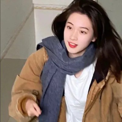 少女嬉春